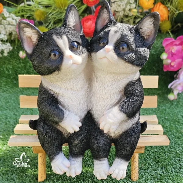 Gatitos en Banco de Resina