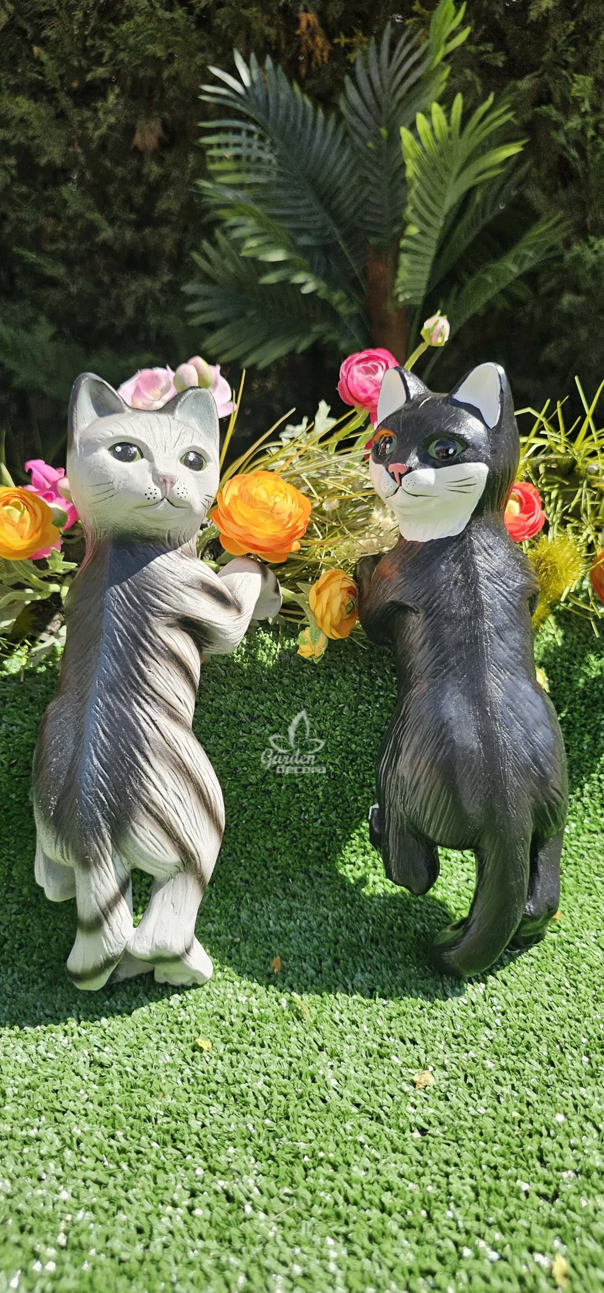 Gatitos trepadores pequeños de Resina