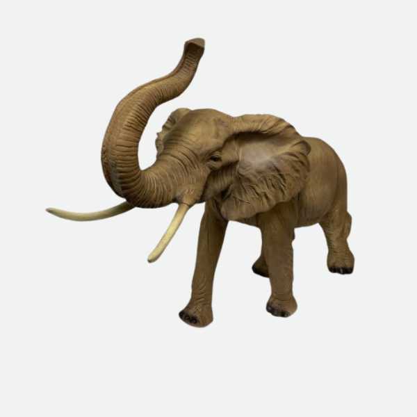 Elefante trompa arriba
