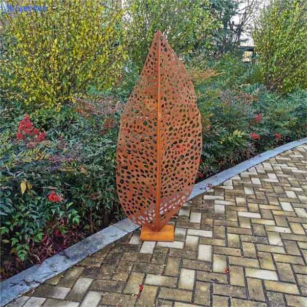 Escultura de Hoja de Otoño en Acero Corten - Imagen 3