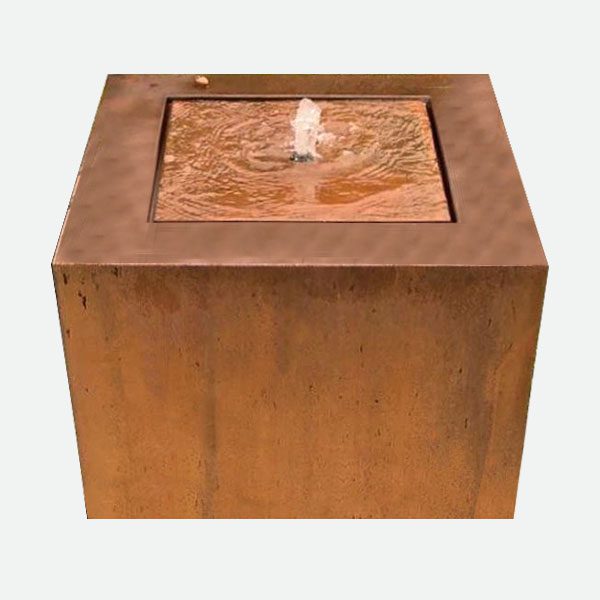 Fuente de agua estilo cuadrada